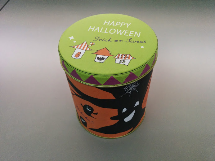 ハロウィン缶